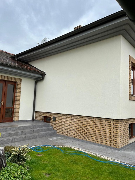 špinavá fasáda